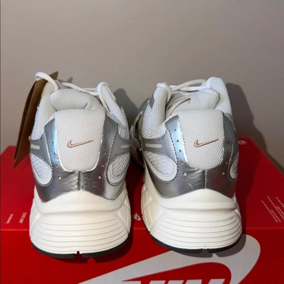 Nike V5 Runner White Silver HJ5228-102 Men’s Size 12